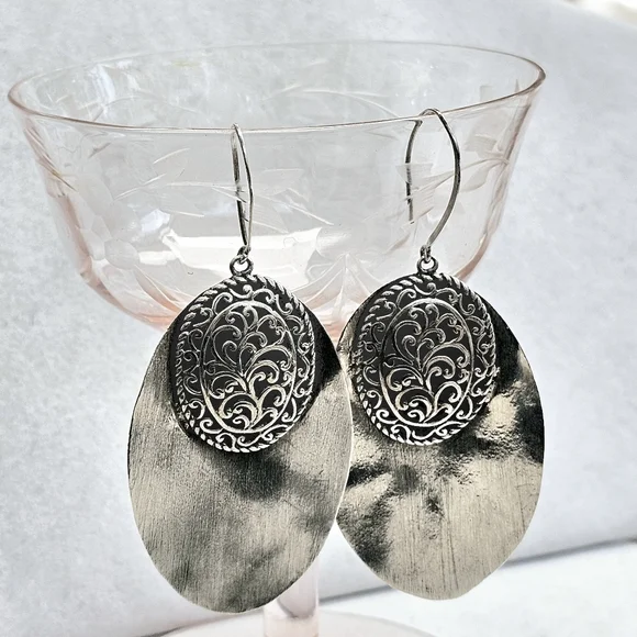 925 Sterling Oval Hammered Earrings with 925 Ornate Bali-Style Medallions - Picture 7 of 9